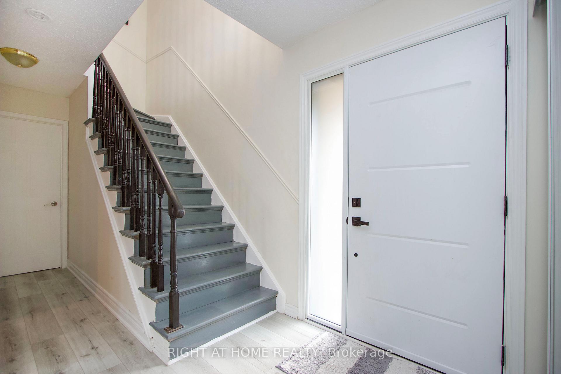 Photo 16 of 861 White Ash Drive, Whitby, Williamsburg — HOMEH