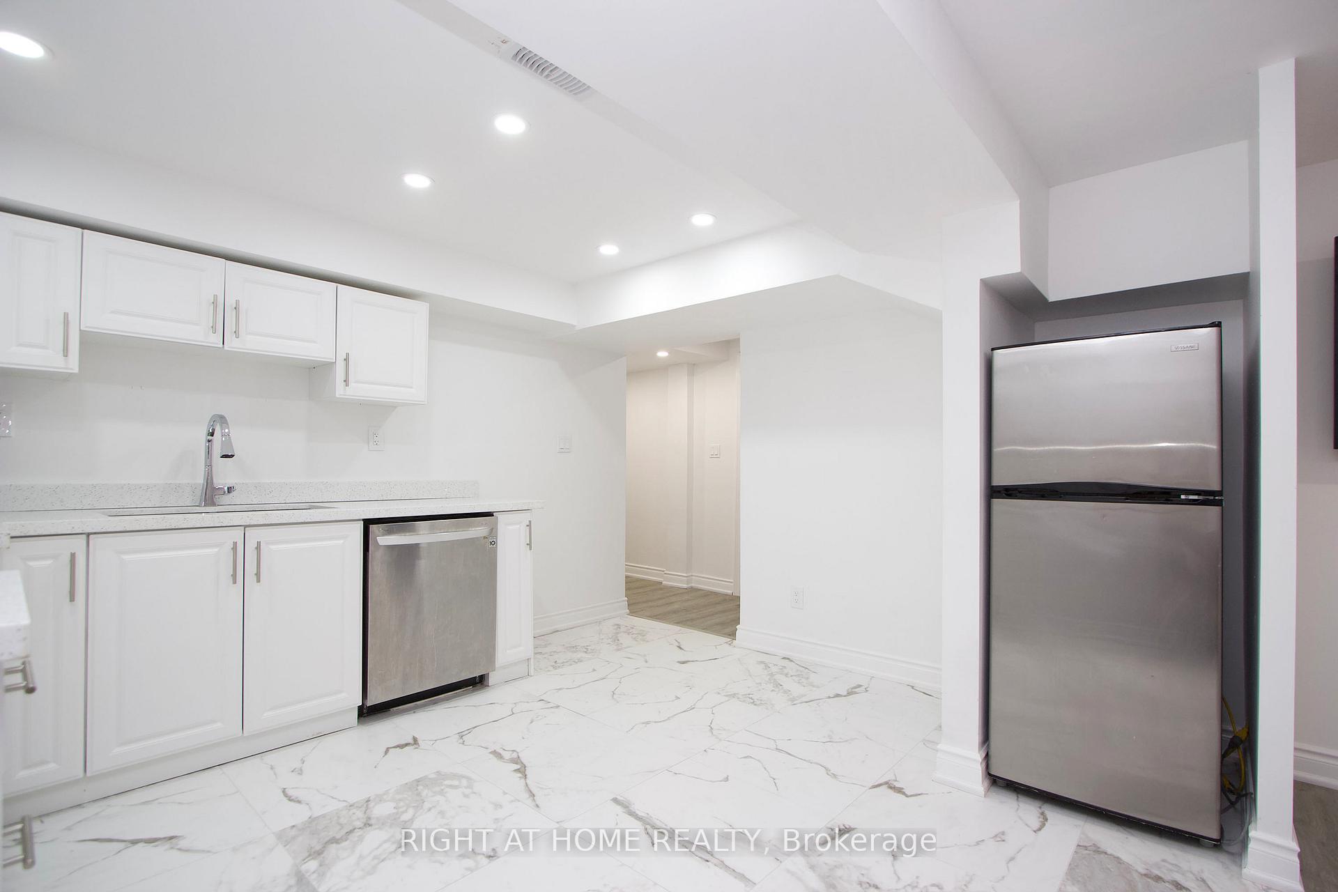 Photo 27 of 861 White Ash Drive, Whitby, Williamsburg — HOMEH