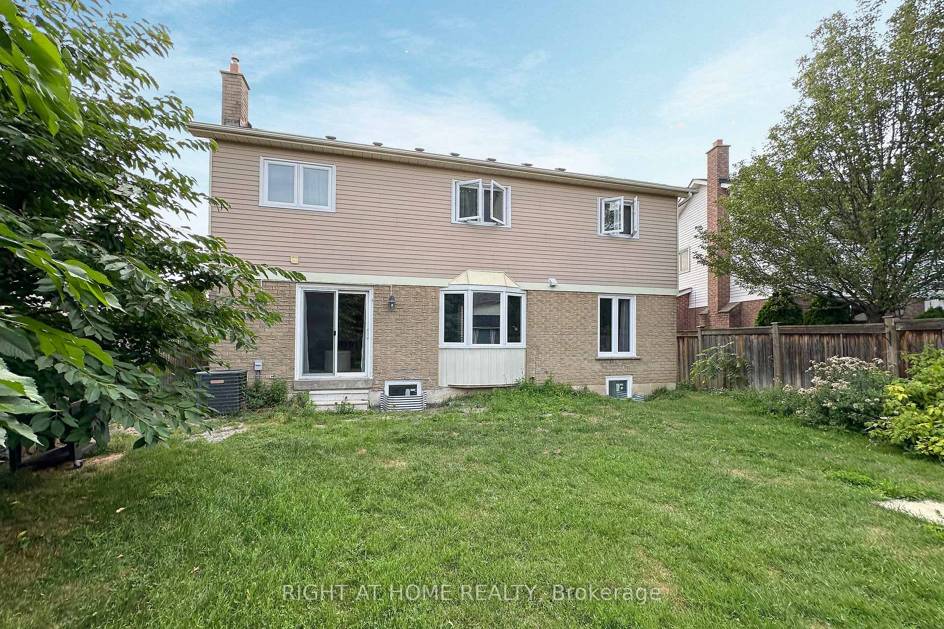 Photo 31 of 861 White Ash Drive, Whitby, Williamsburg — HOMEH
