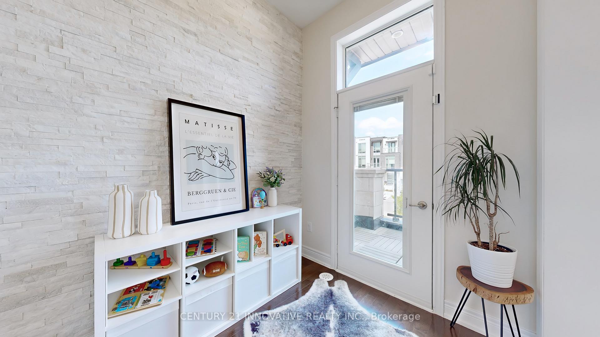 Photo 5 of 577 Marc Santi Boulevard, Vaughan, Patterson — HOMEH