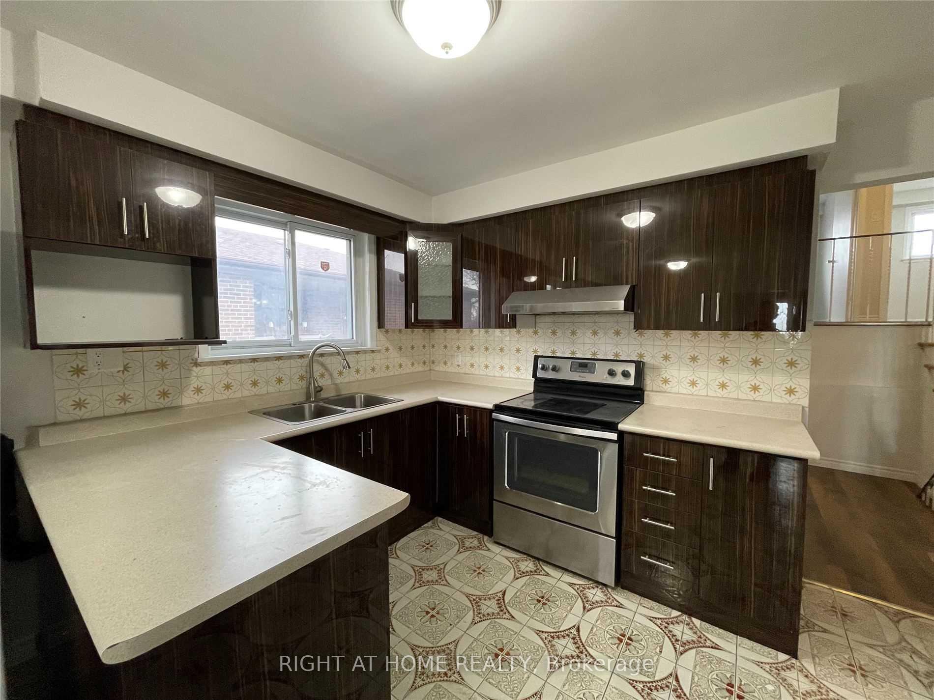 Photo 5 of Unit Upper, 7899 Martin Grove Road, Vaughan, West Woodbridge — HOMEH