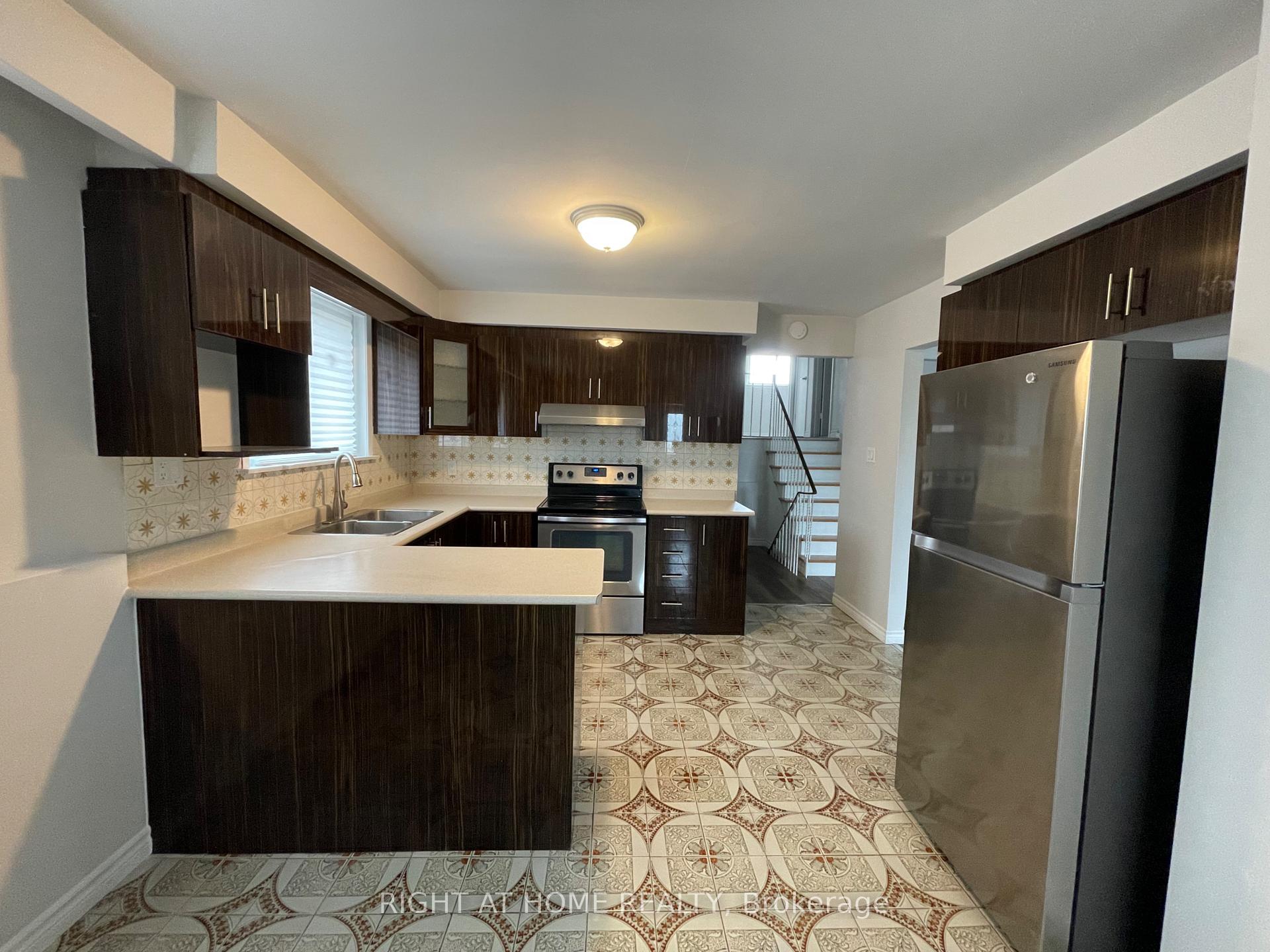 Photo 6 of Unit Upper, 7899 Martin Grove Road, Vaughan, West Woodbridge — HOMEH
