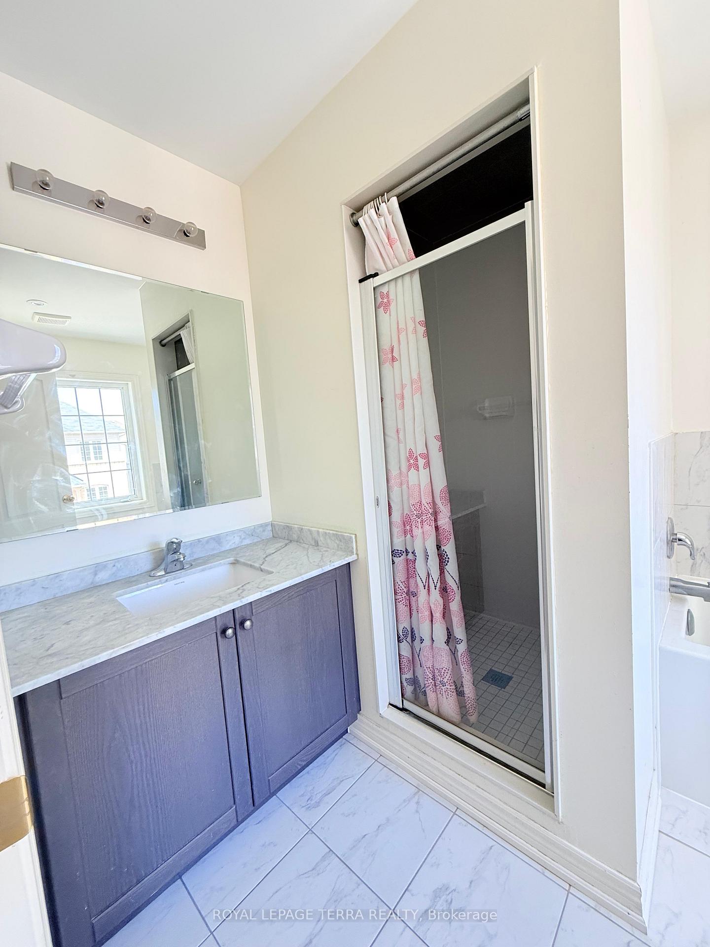 Photo 14 of 16 Camilleri Road, Ajax, Central East — HOMEH