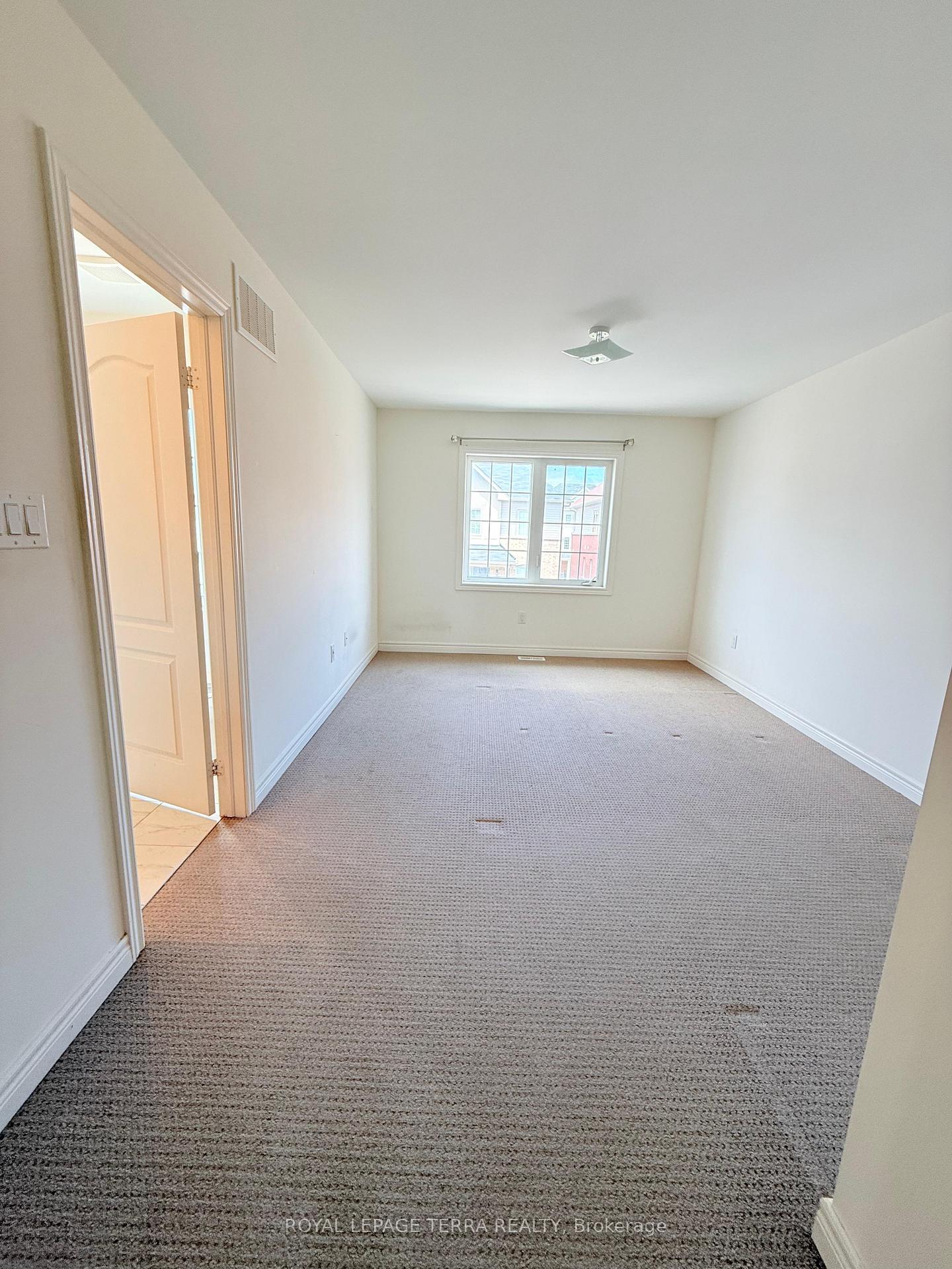 Photo 18 of 16 Camilleri Road, Ajax, Central East — HOMEH
