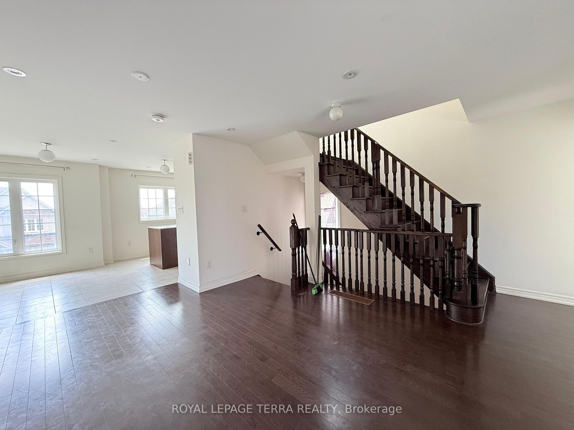 Photo 21 of 16 Camilleri Road, Ajax, Central East — HOMEH