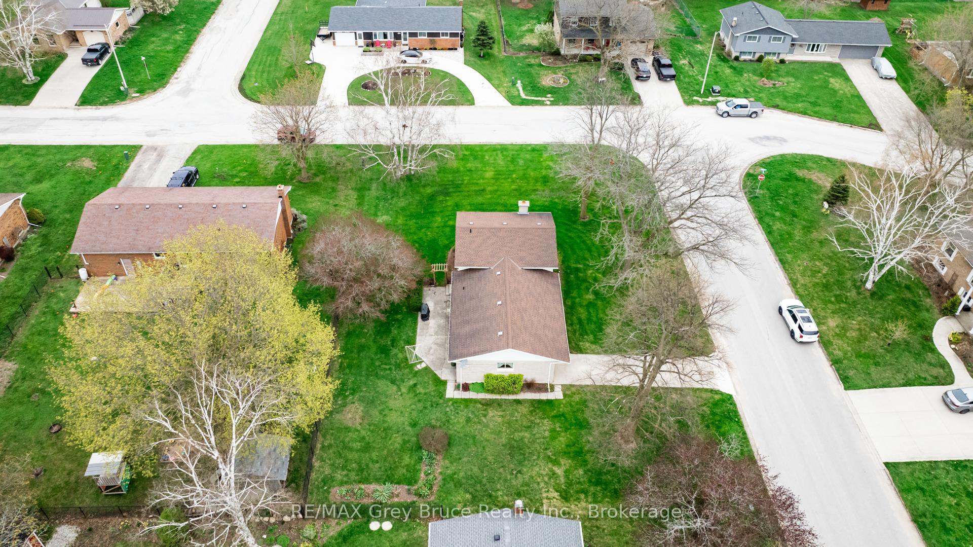 Photo 2 of 36 Centennial Street, Arran-Elderslie — HOMEH