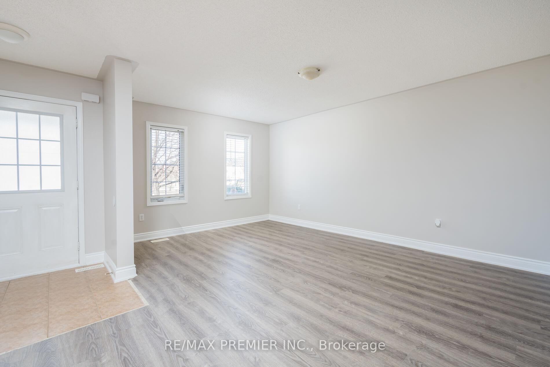 Photo 4 of 303 Davos Road, Vaughan, Vellore Village — HOMEH