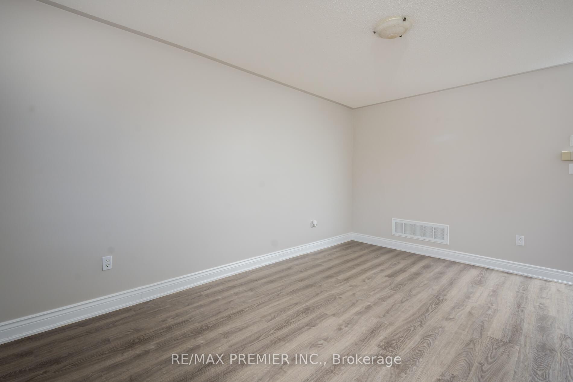 Photo 5 of 303 Davos Road, Vaughan, Vellore Village — HOMEH