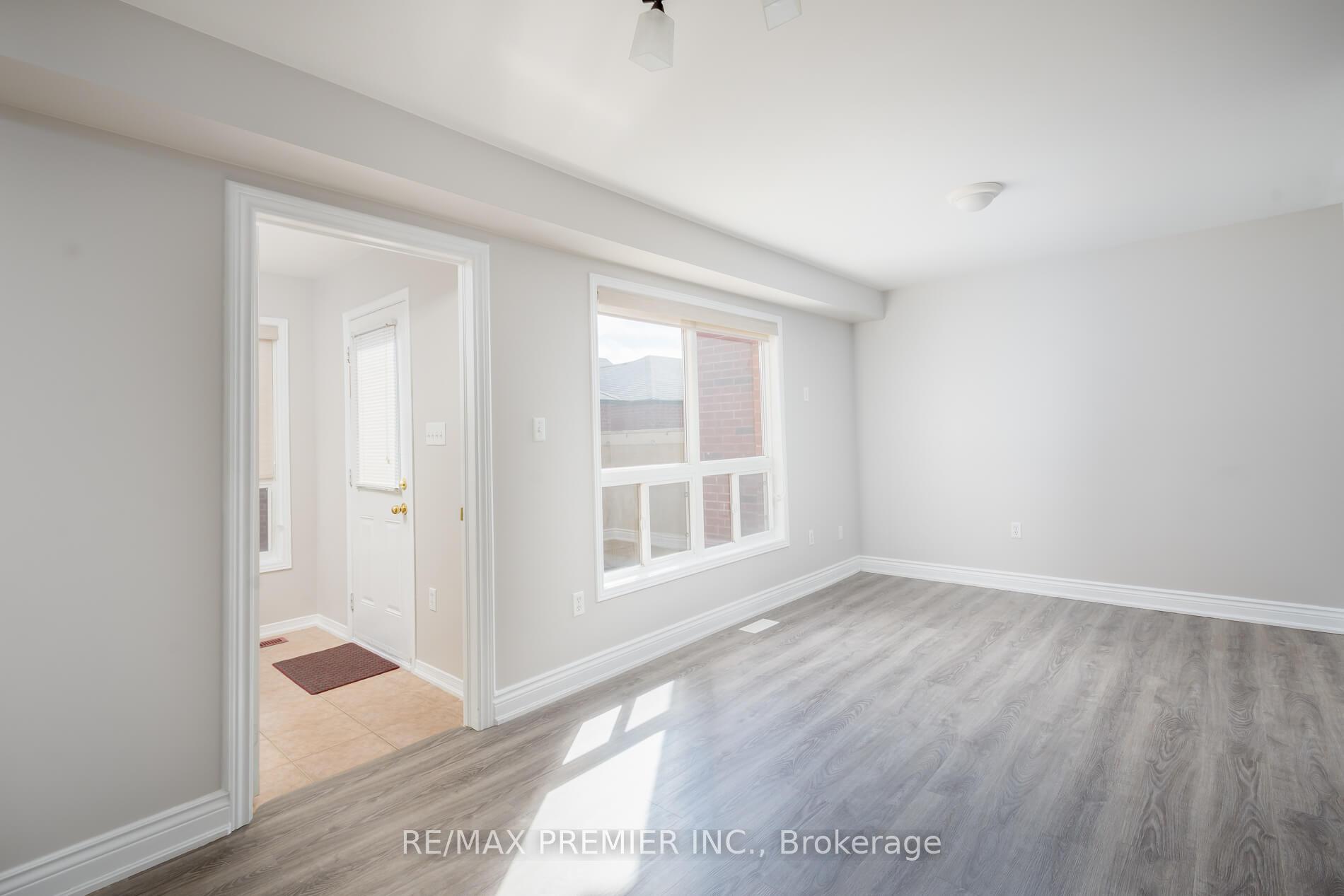 Photo 11 of 303 Davos Road, Vaughan, Vellore Village — HOMEH