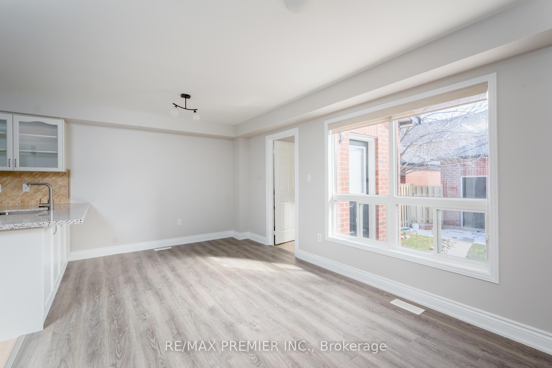 Photo 12 of 303 Davos Road, Vaughan, Vellore Village — HOMEH