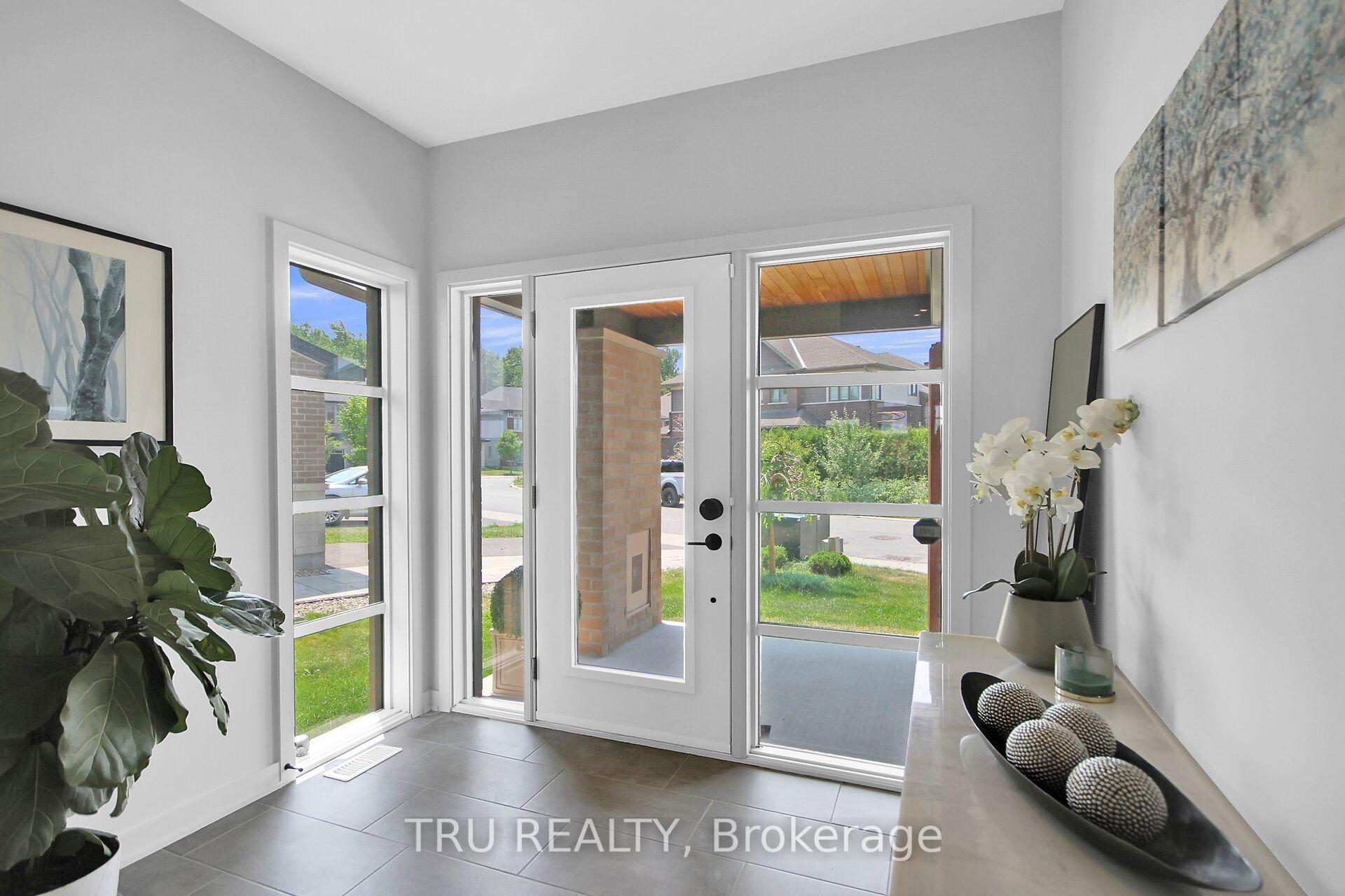 Photo 2 of 108 Larimar Circle, Ottawa, Riverside South/Gloucester Glen — HOMEH