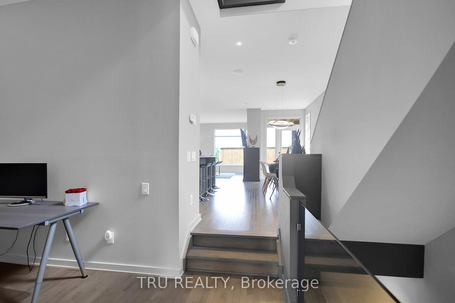 Photo 6 of 108 Larimar Circle, Ottawa, Riverside South/Gloucester Glen — HOMEH