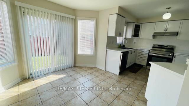 Photo 3 of 33 Windward Crescent, Vaughan, Vellore Village — HOMEH