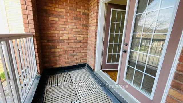 Photo 9 of 33 Windward Crescent, Vaughan, Vellore Village — HOMEH