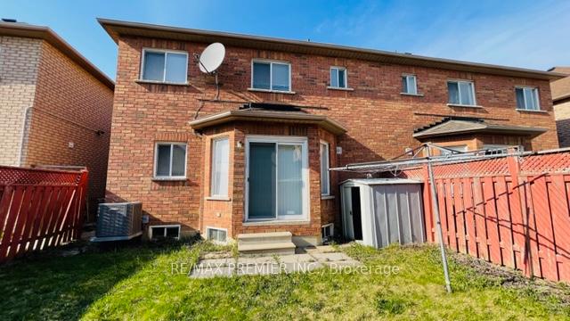 Photo 13 of 33 Windward Crescent, Vaughan, Vellore Village — HOMEH