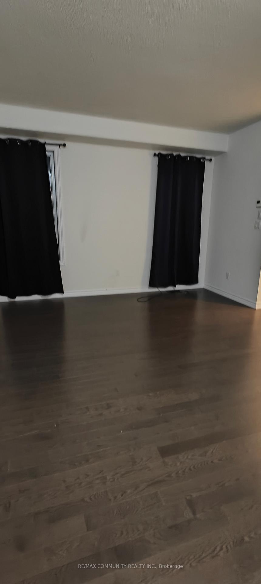 Photo 4 of 10 Coho Drive, Whitby, Lynde Creek — HOMEH