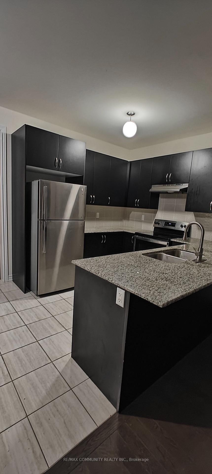 Photo 8 of 10 Coho Drive, Whitby, Lynde Creek — HOMEH