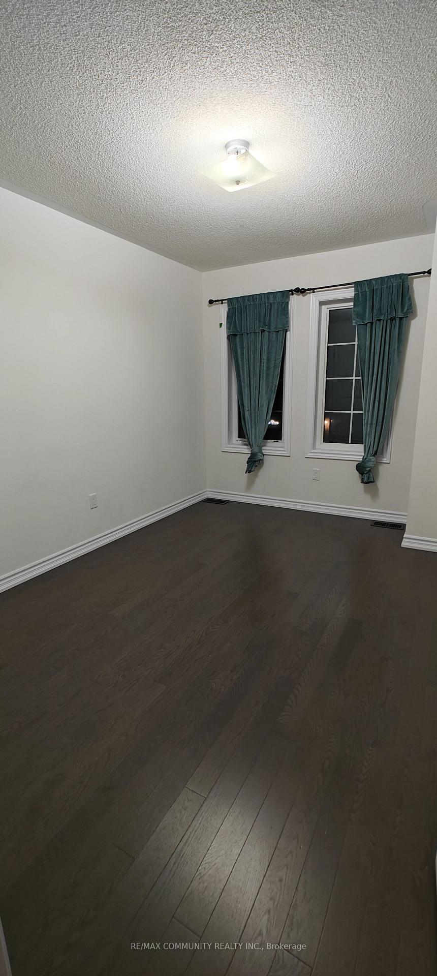 Photo 9 of 10 Coho Drive, Whitby, Lynde Creek — HOMEH