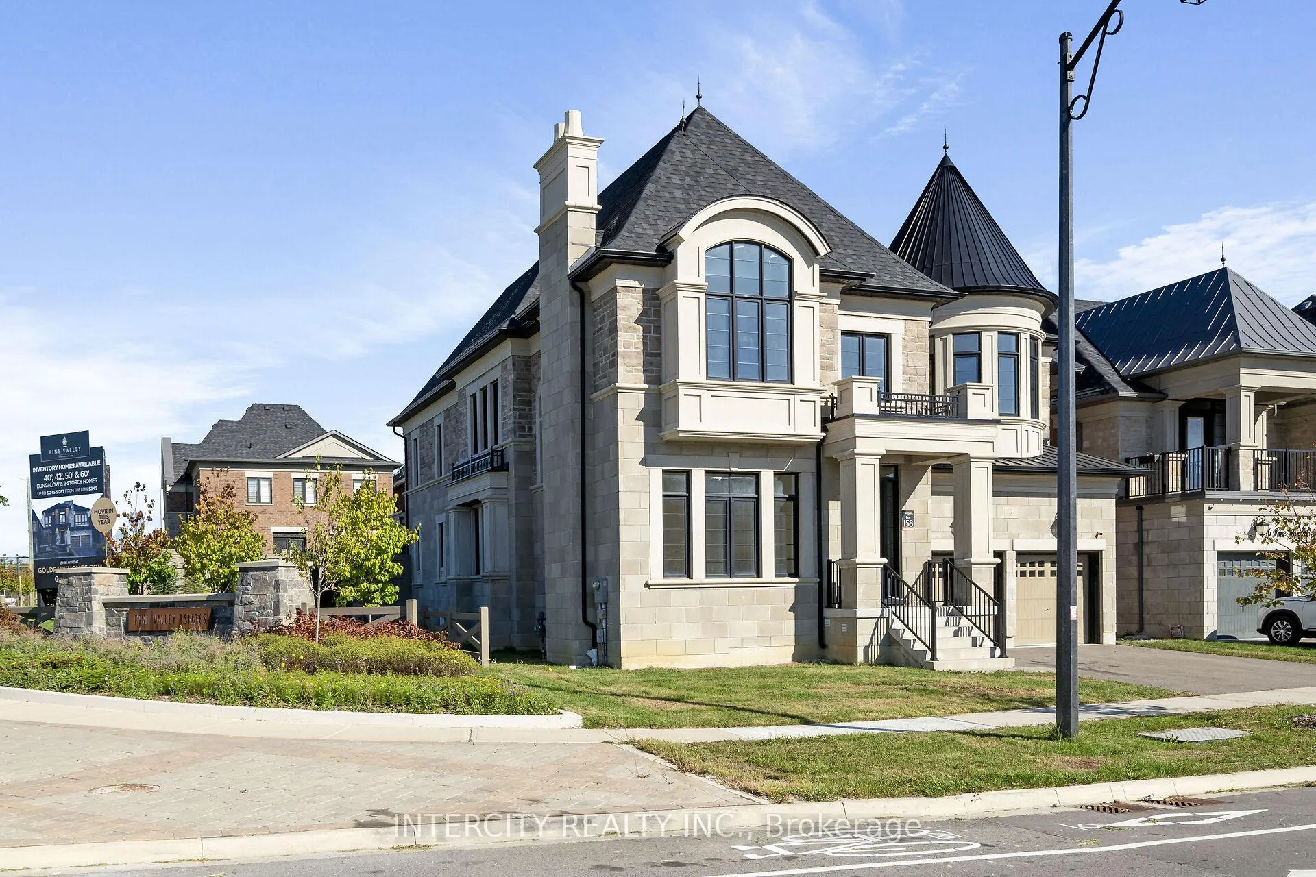 Photo 2 of 2 Pine Heights Drive, Vaughan, Vellore Village — HOMEH