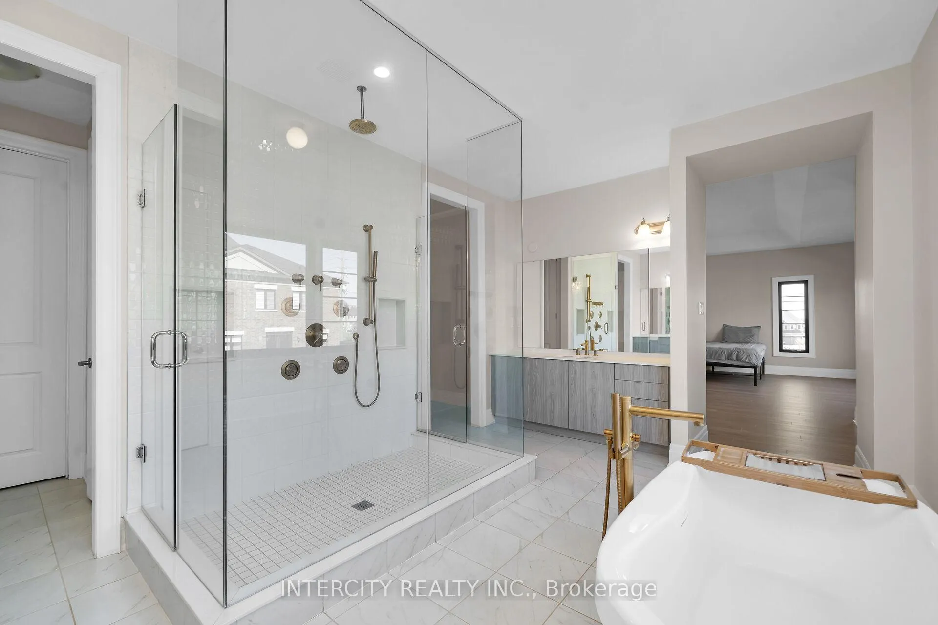 Photo 25 of 2 Pine Heights Drive, Vaughan, Vellore Village — HOMEH