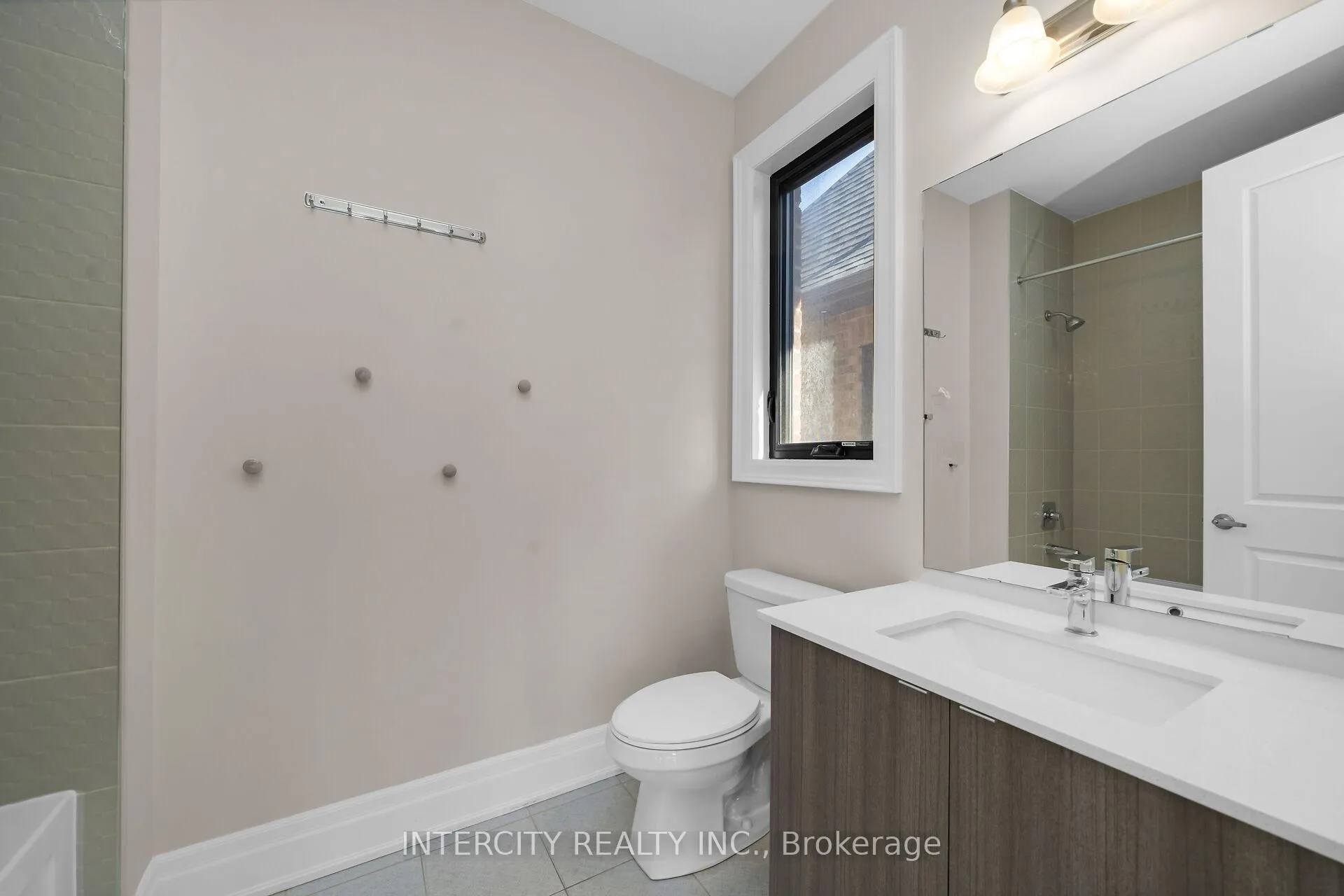 Photo 34 of 2 Pine Heights Drive, Vaughan, Vellore Village — HOMEH