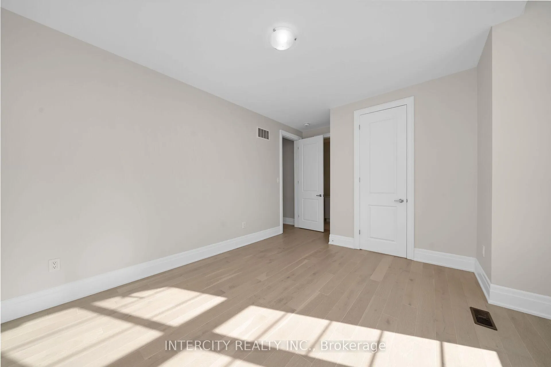 Photo 37 of 2 Pine Heights Drive, Vaughan, Vellore Village — HOMEH