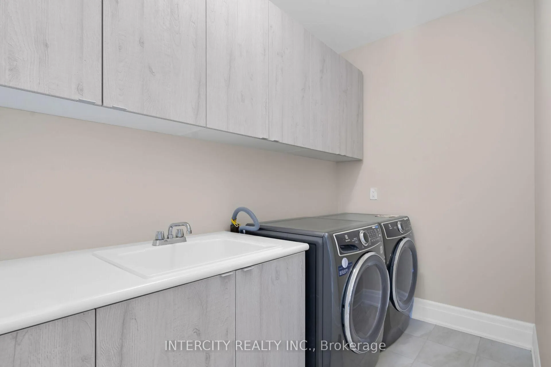 Photo 39 of 2 Pine Heights Drive, Vaughan, Vellore Village — HOMEH