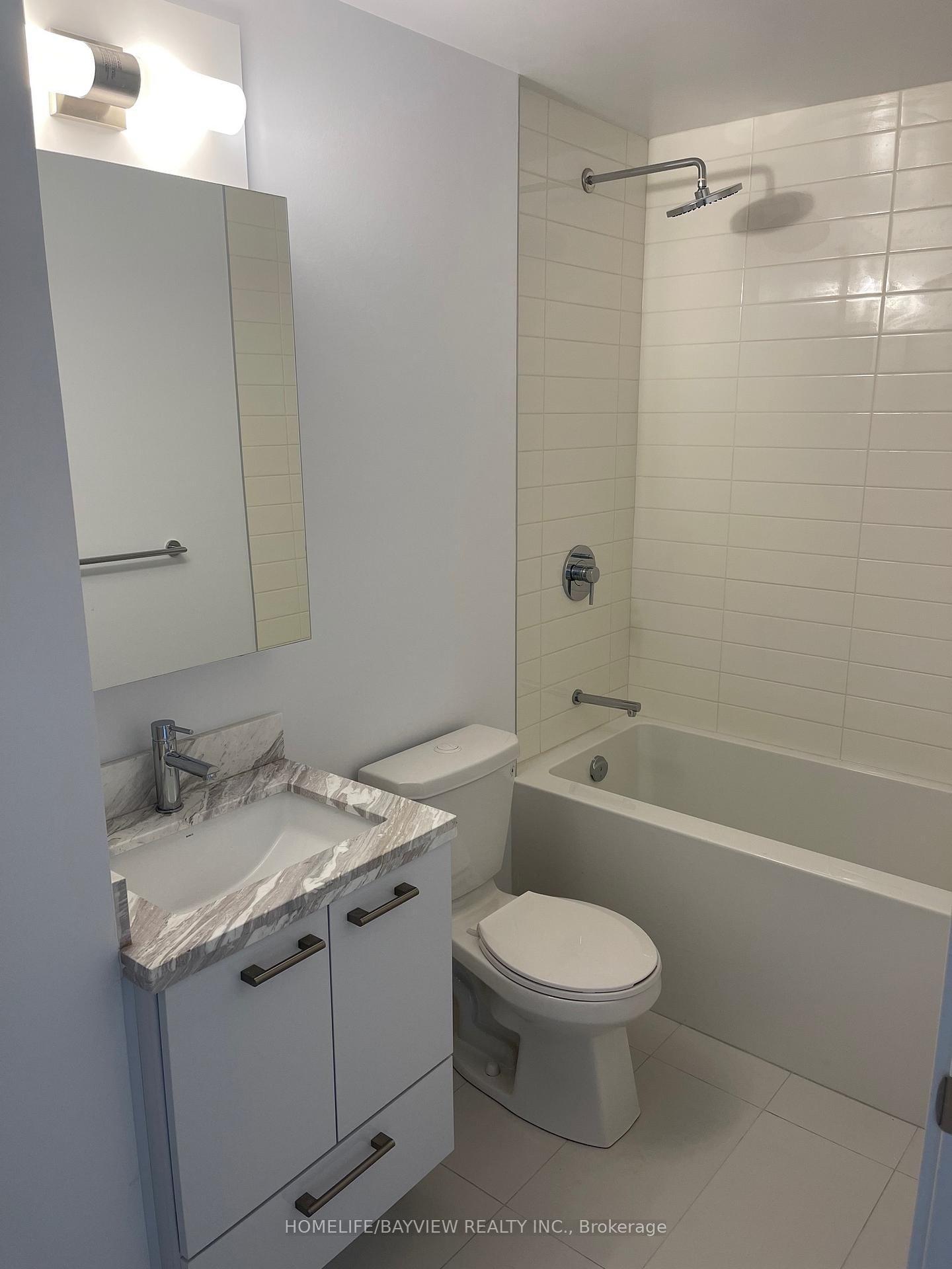 Photo 8 of Unit 405, 2221 Yonge St, Toronto, Mount Pleasant West — HOMEH