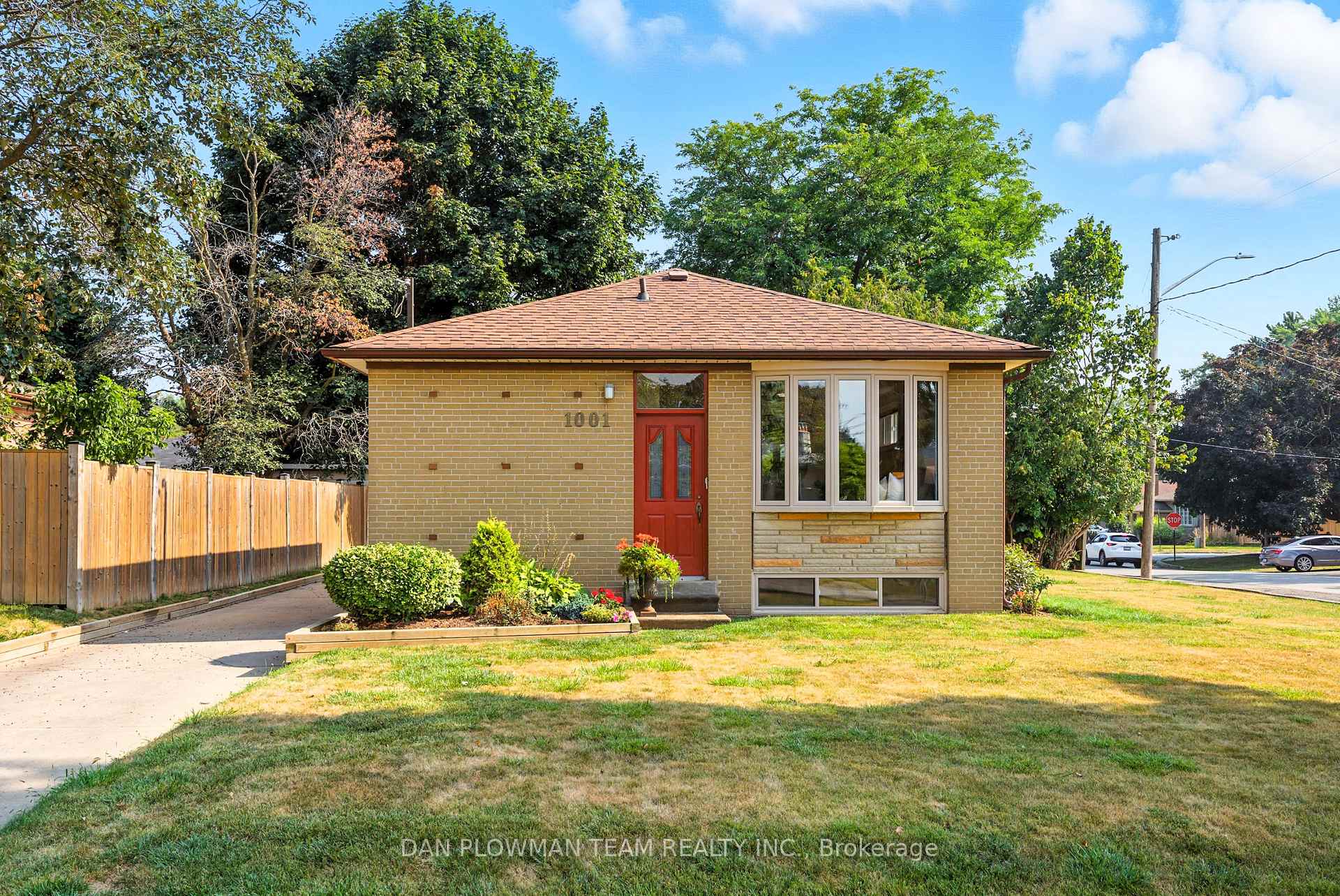 Front of 1001 Wardman Crescent