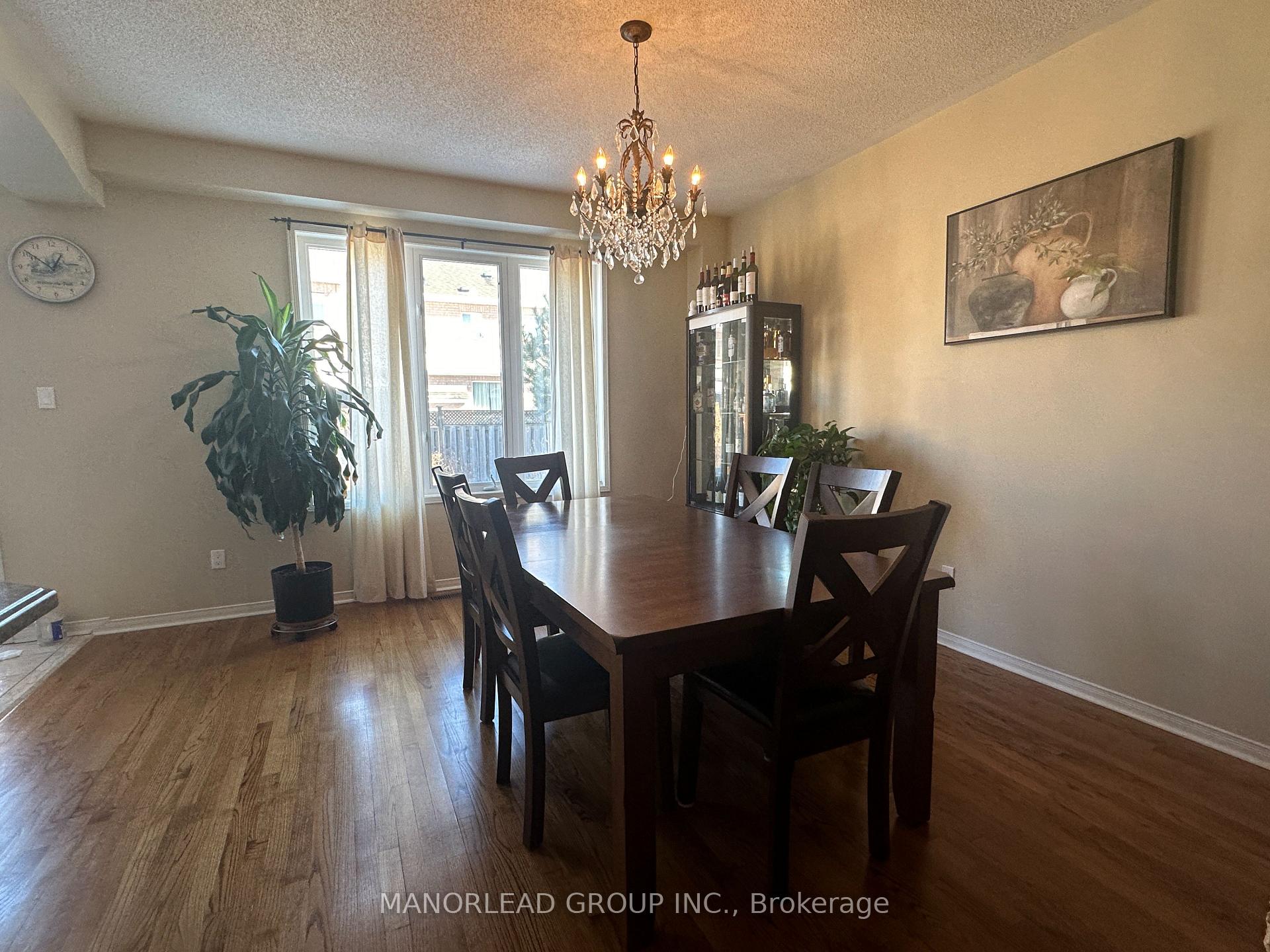 Photo 4 of 55 Willow Tree Street, Vaughan, Maple — HOMEH