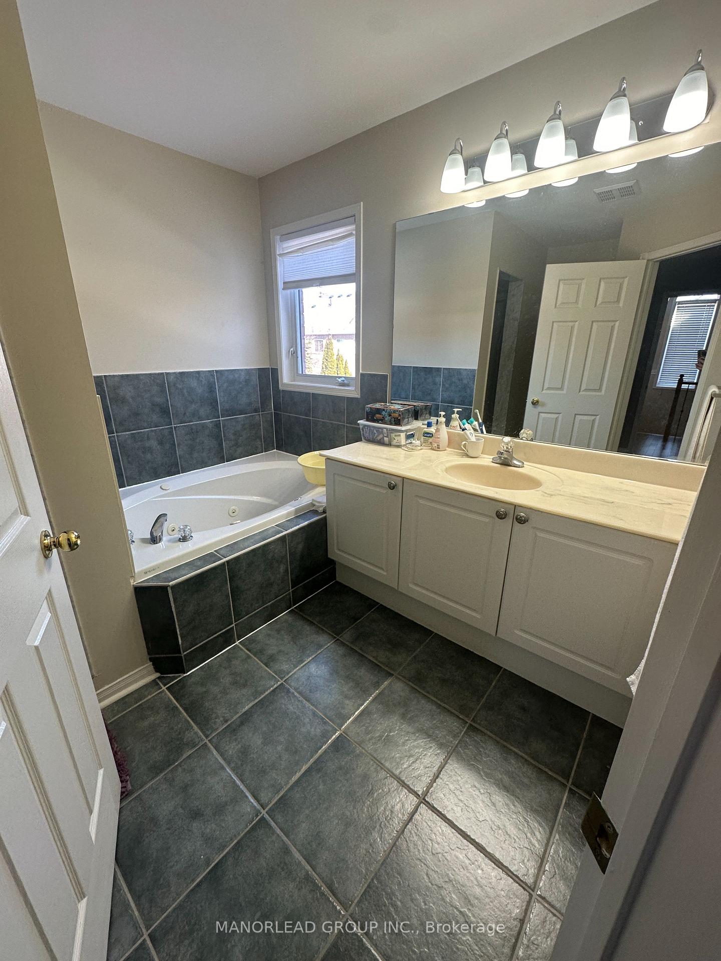 Photo 9 of 55 Willow Tree Street, Vaughan, Maple — HOMEH
