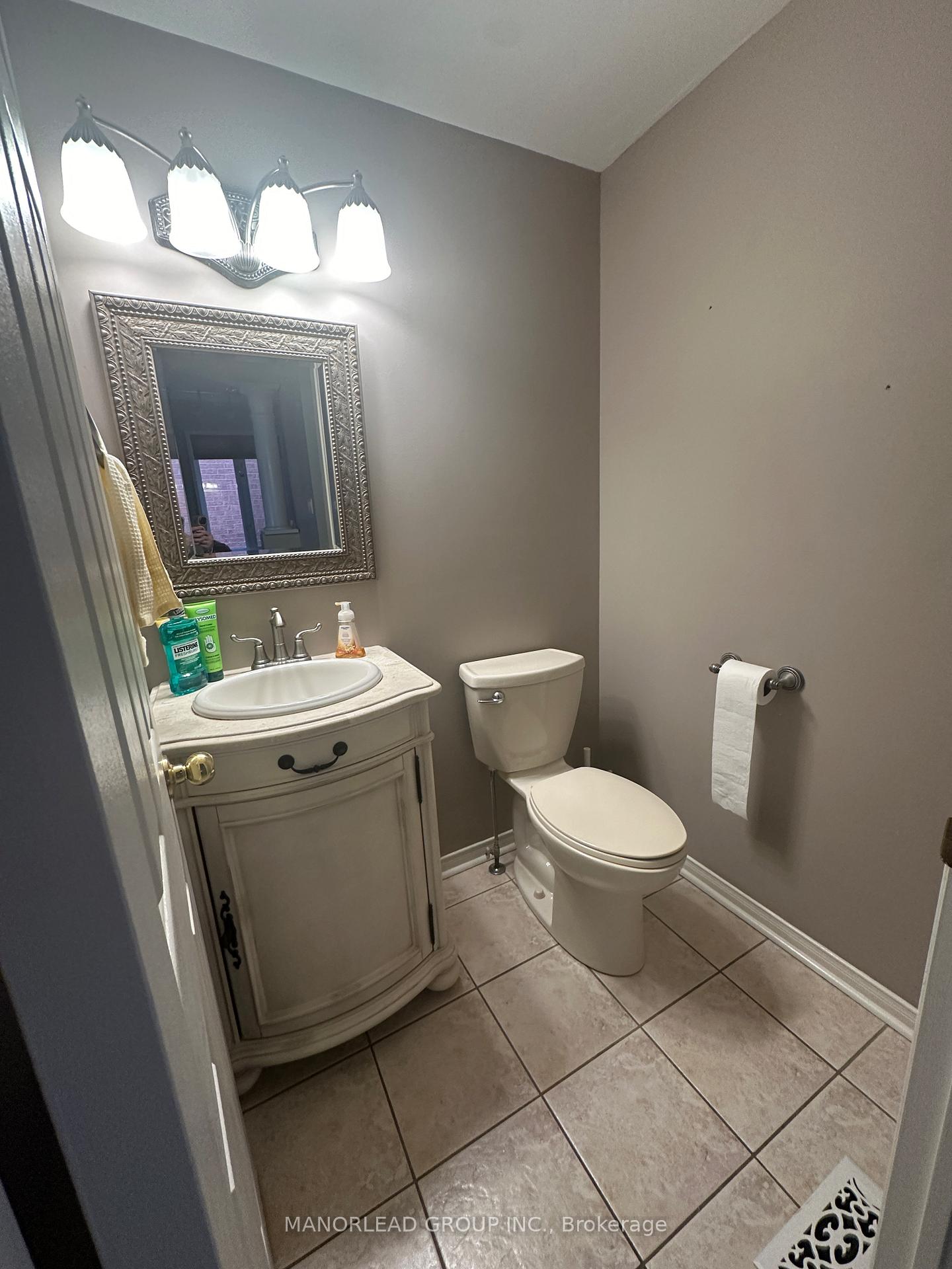 Photo 11 of 55 Willow Tree Street, Vaughan, Maple — HOMEH