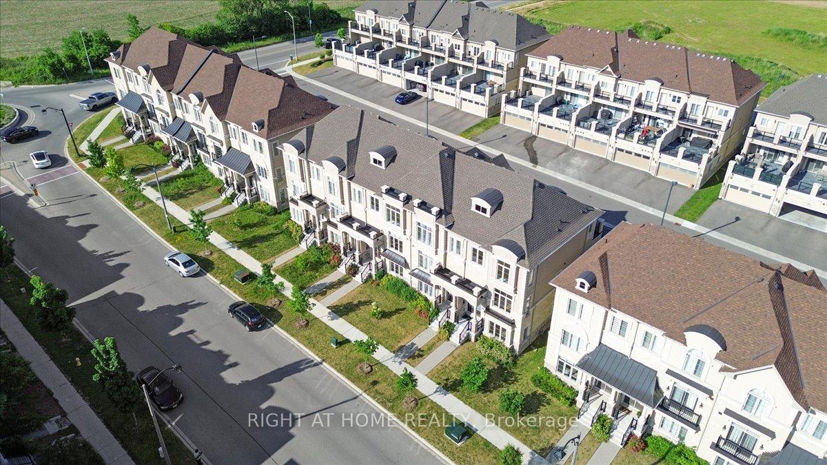 Photo 4 of 93 Grand Trunk Avenue, Vaughan, Patterson — HOMEH