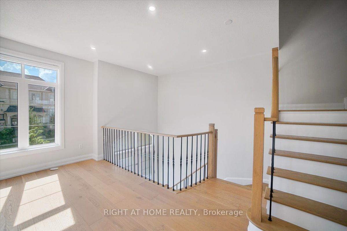 Photo 13 of 93 Grand Trunk Avenue, Vaughan, Patterson — HOMEH