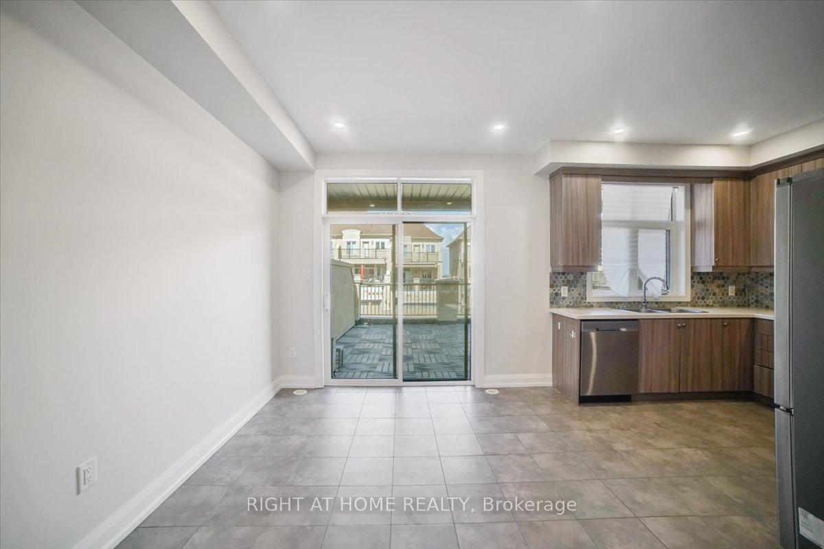 Photo 17 of 93 Grand Trunk Avenue, Vaughan, Patterson — HOMEH