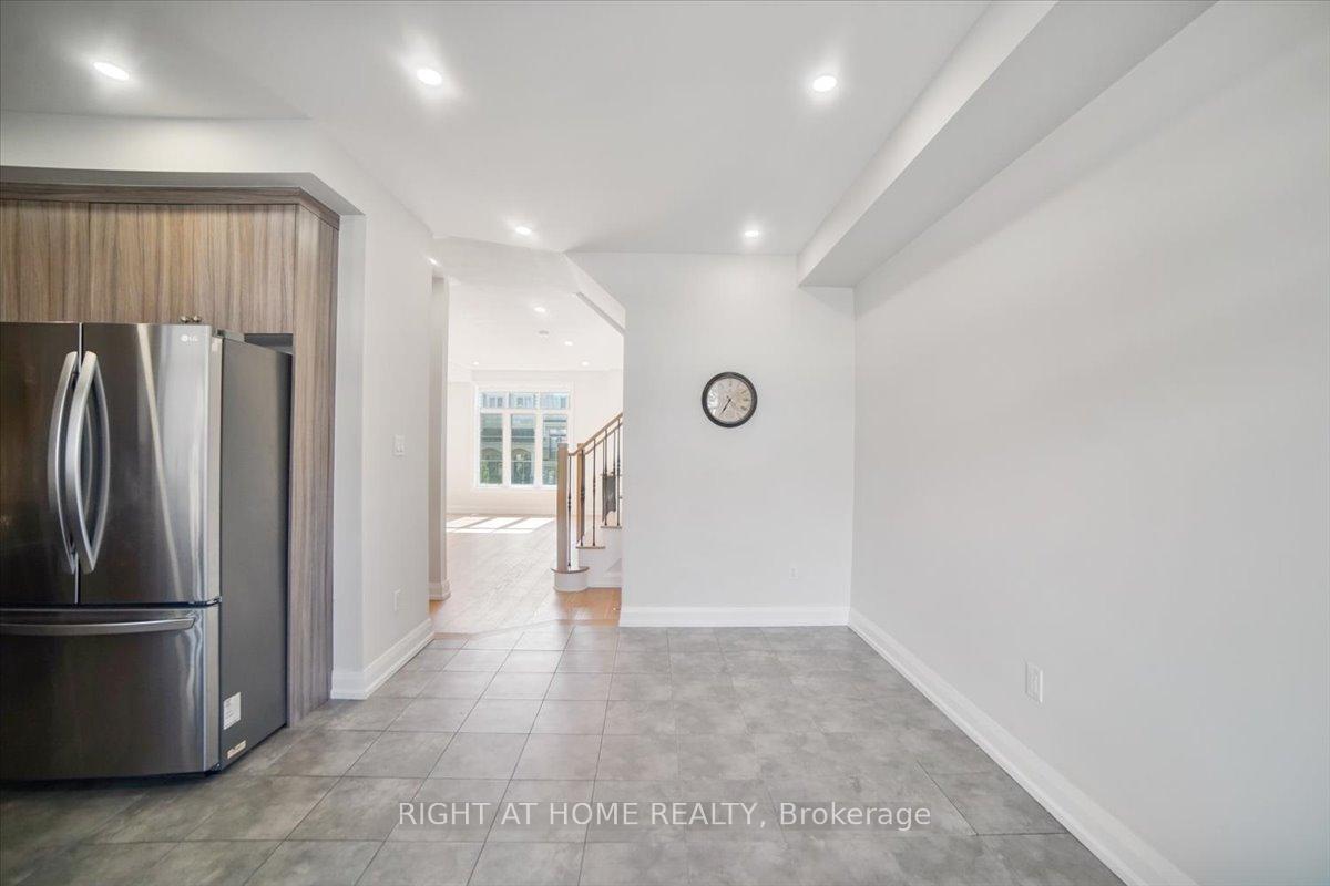 Photo 18 of 93 Grand Trunk Avenue, Vaughan, Patterson — HOMEH