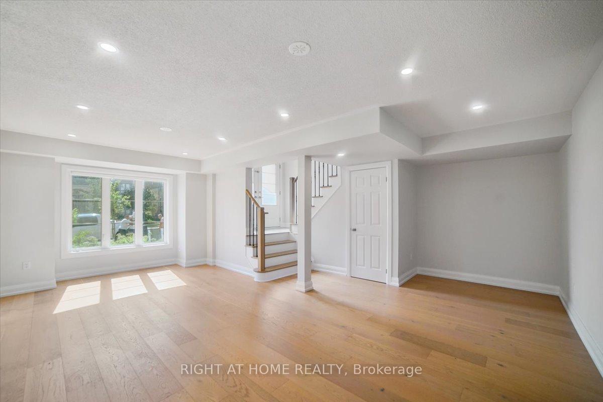 Photo 22 of 93 Grand Trunk Avenue, Vaughan, Patterson — HOMEH