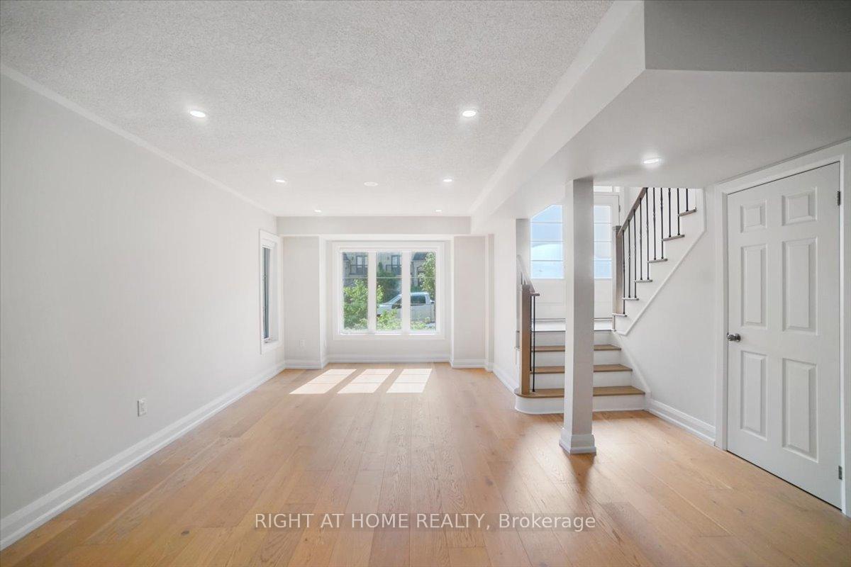 Photo 23 of 93 Grand Trunk Avenue, Vaughan, Patterson — HOMEH