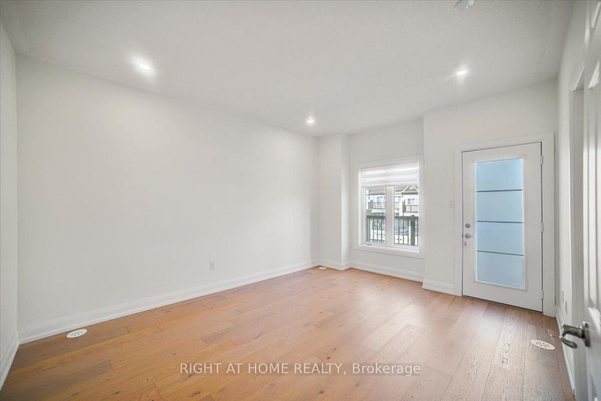 Photo 24 of 93 Grand Trunk Avenue, Vaughan, Patterson — HOMEH