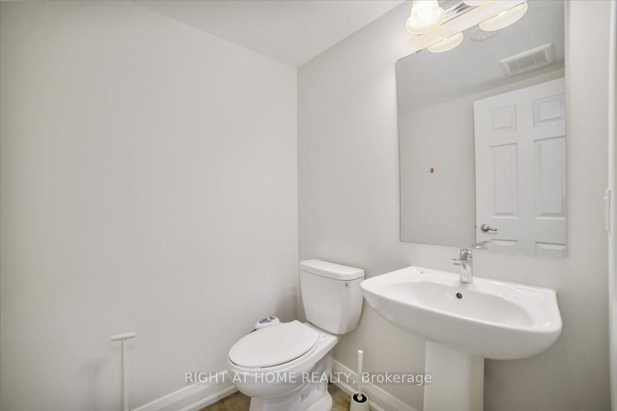 Photo 37 of 93 Grand Trunk Avenue, Vaughan, Patterson — HOMEH