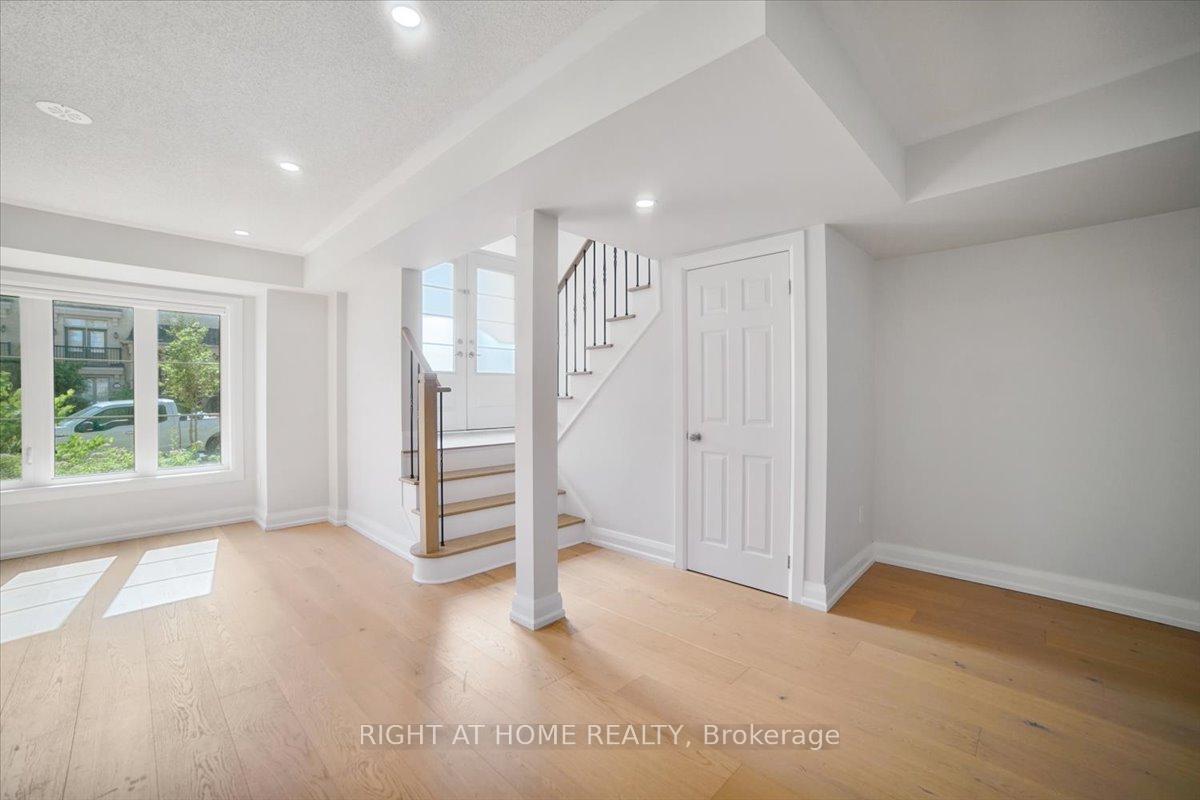 Photo 44 of 93 Grand Trunk Avenue, Vaughan, Patterson — HOMEH