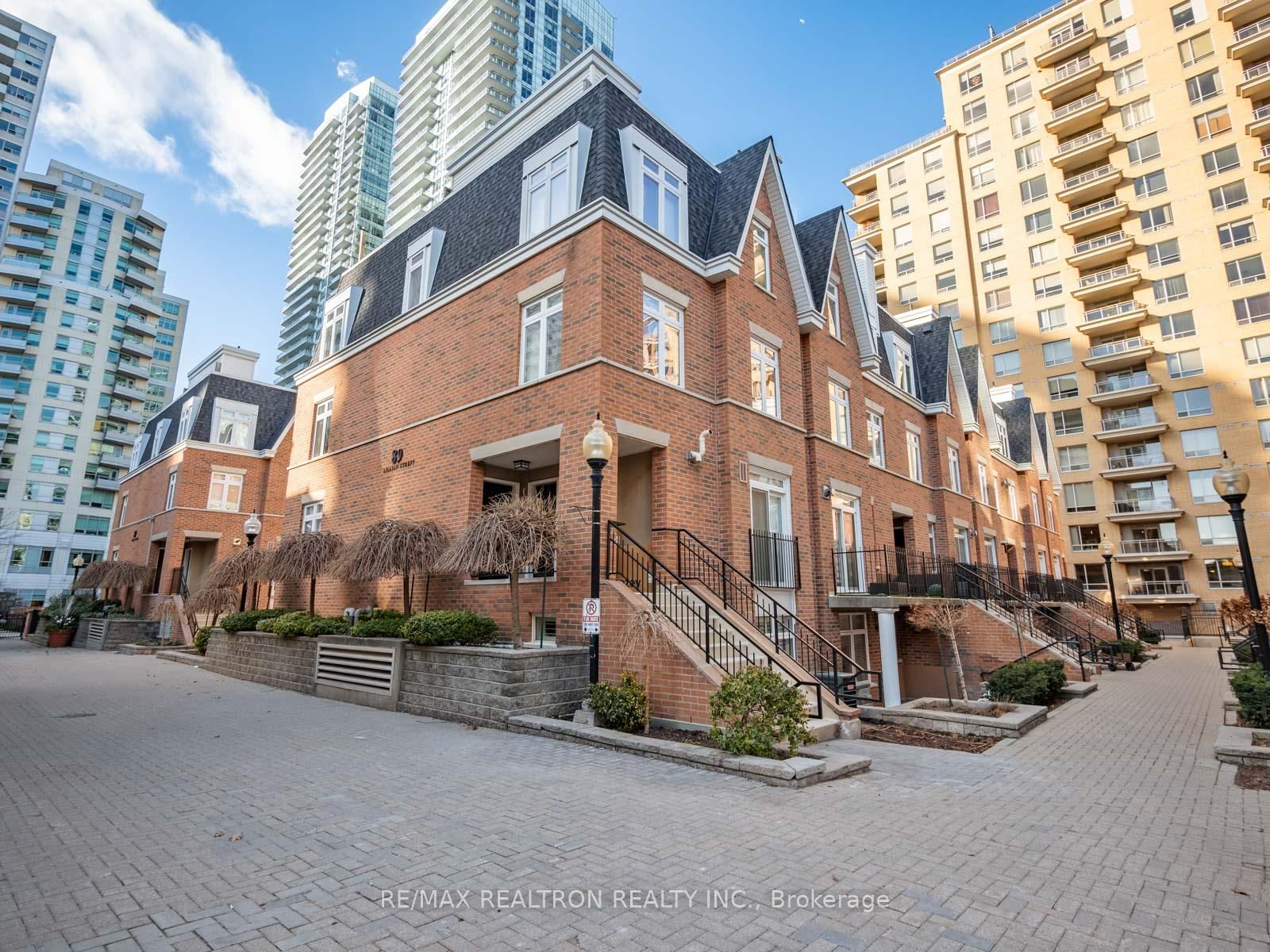 Photo 3 of Unit 10, 89 Lillian St, Toronto, Mount Pleasant West — HOMEH
