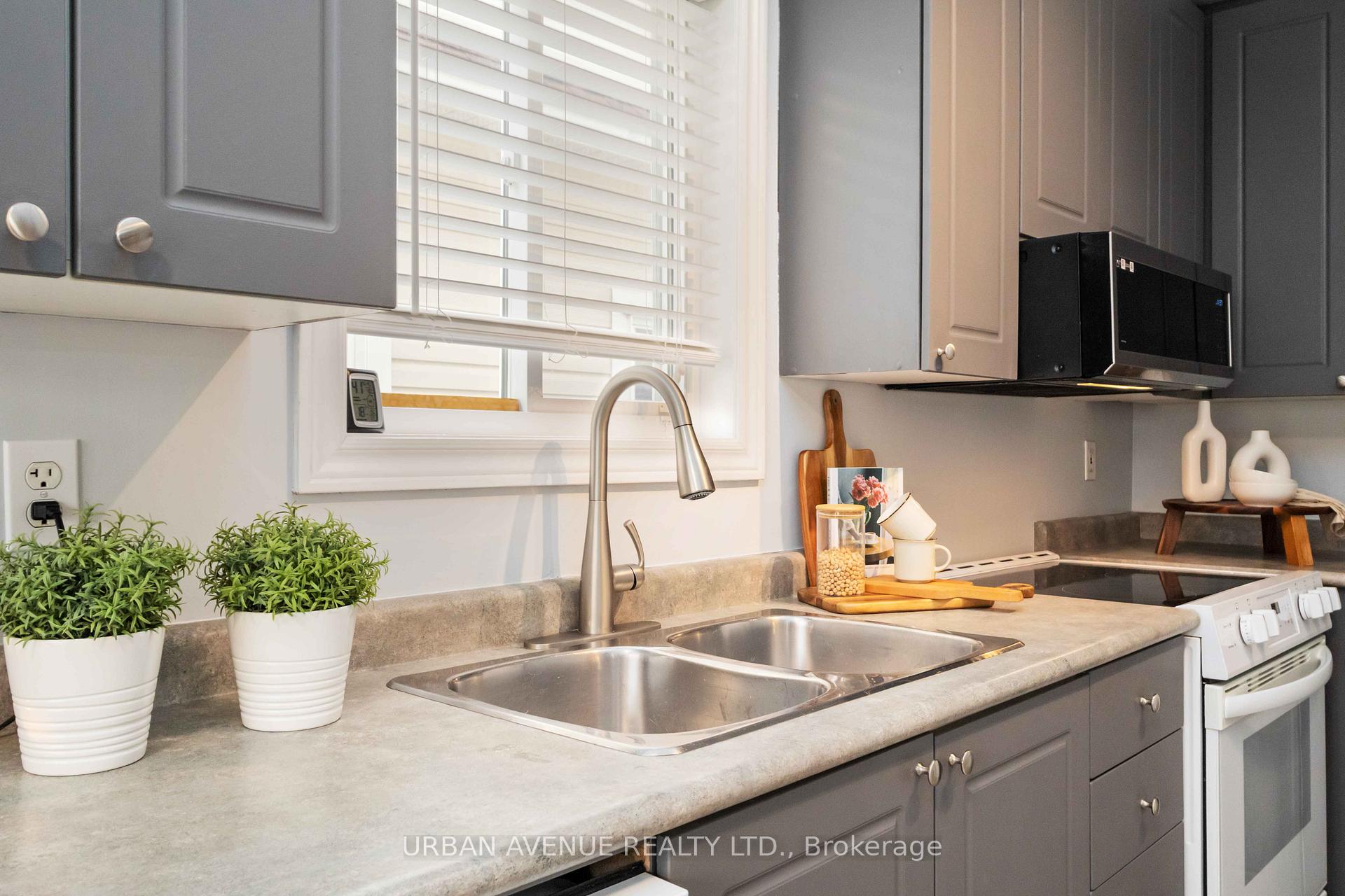 Photo 9 of 25 Bianca Drive, Whitby, Brooklin — HOMEH