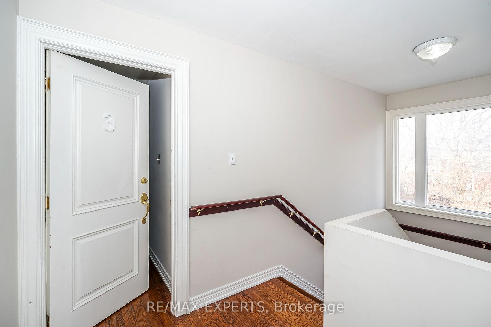 Photo 3 of Unit 1, 8310 Islington Avenue, Vaughan, Islington Woods — HOMEH