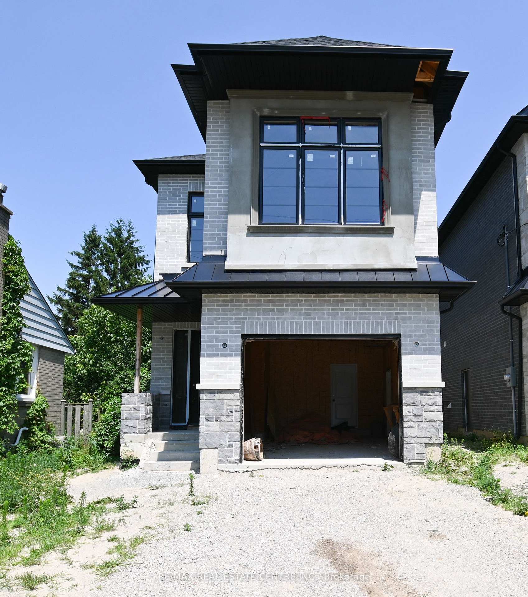 Photo 1 of 26 Rainbow Drive, Vaughan, West Woodbridge — HOMEH