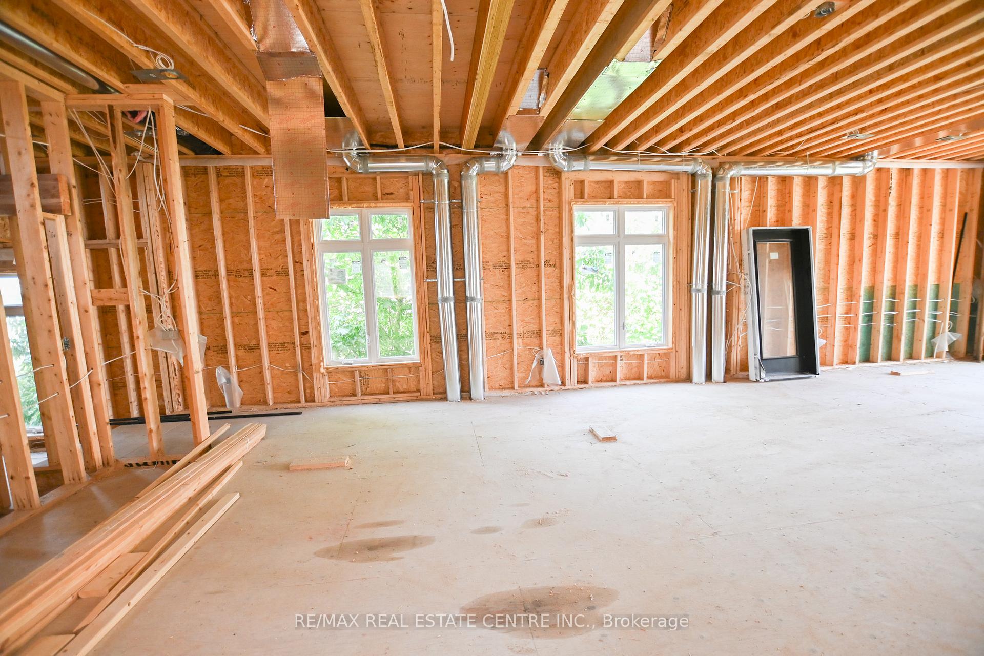 Photo 7 of 26 Rainbow Drive, Vaughan, West Woodbridge — HOMEH