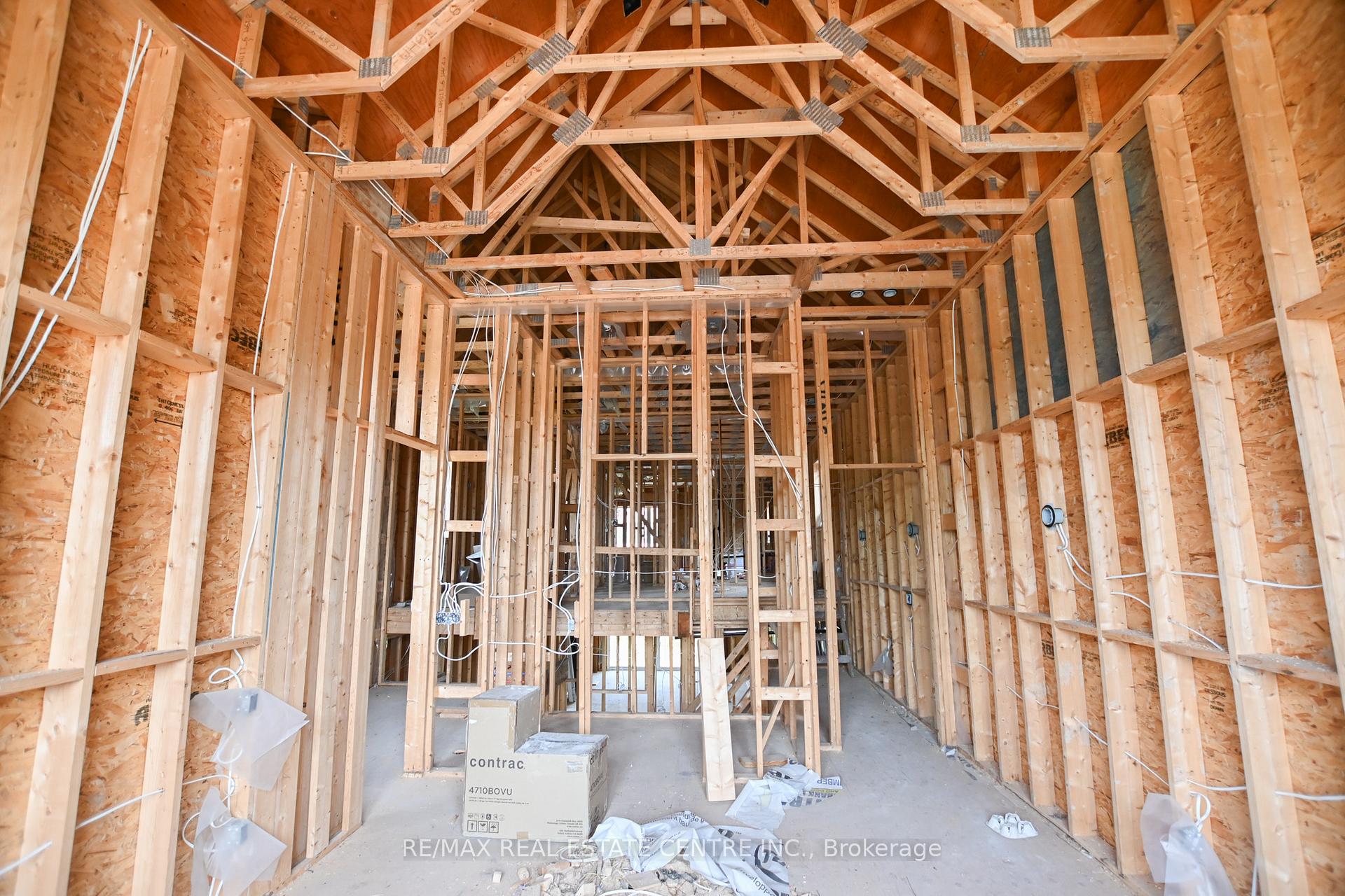 Photo 15 of 26 Rainbow Drive, Vaughan, West Woodbridge — HOMEH