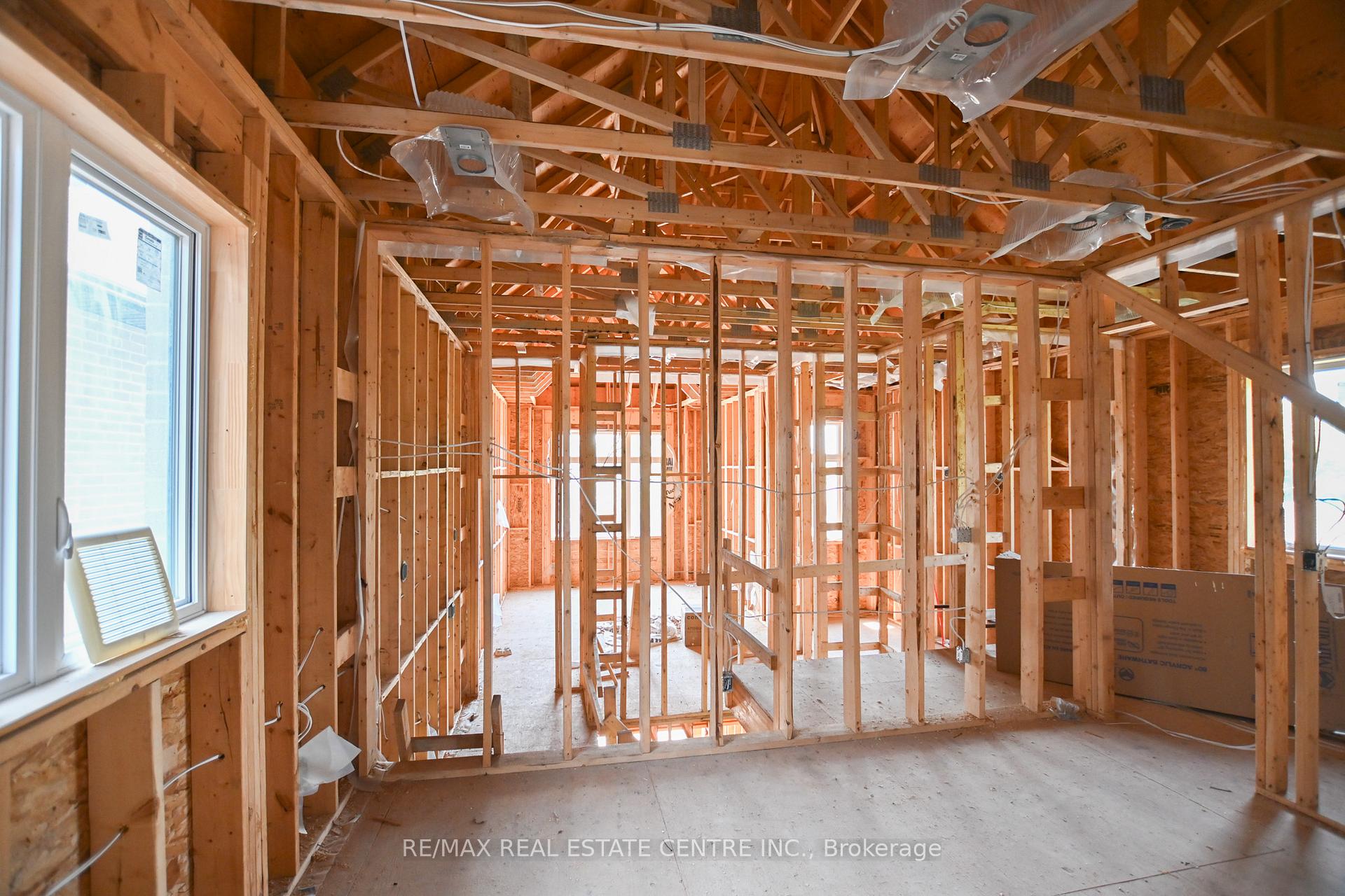 Photo 25 of 26 Rainbow Drive, Vaughan, West Woodbridge — HOMEH