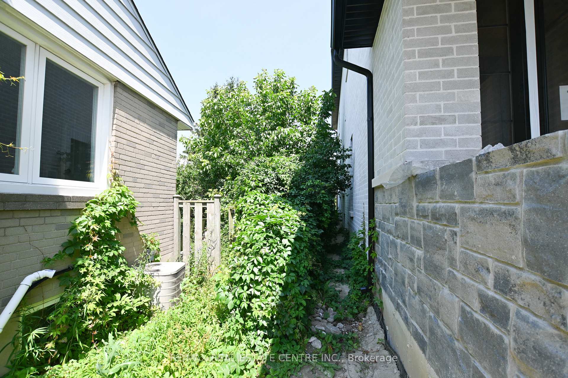 Photo 35 of 26 Rainbow Drive, Vaughan, West Woodbridge — HOMEH