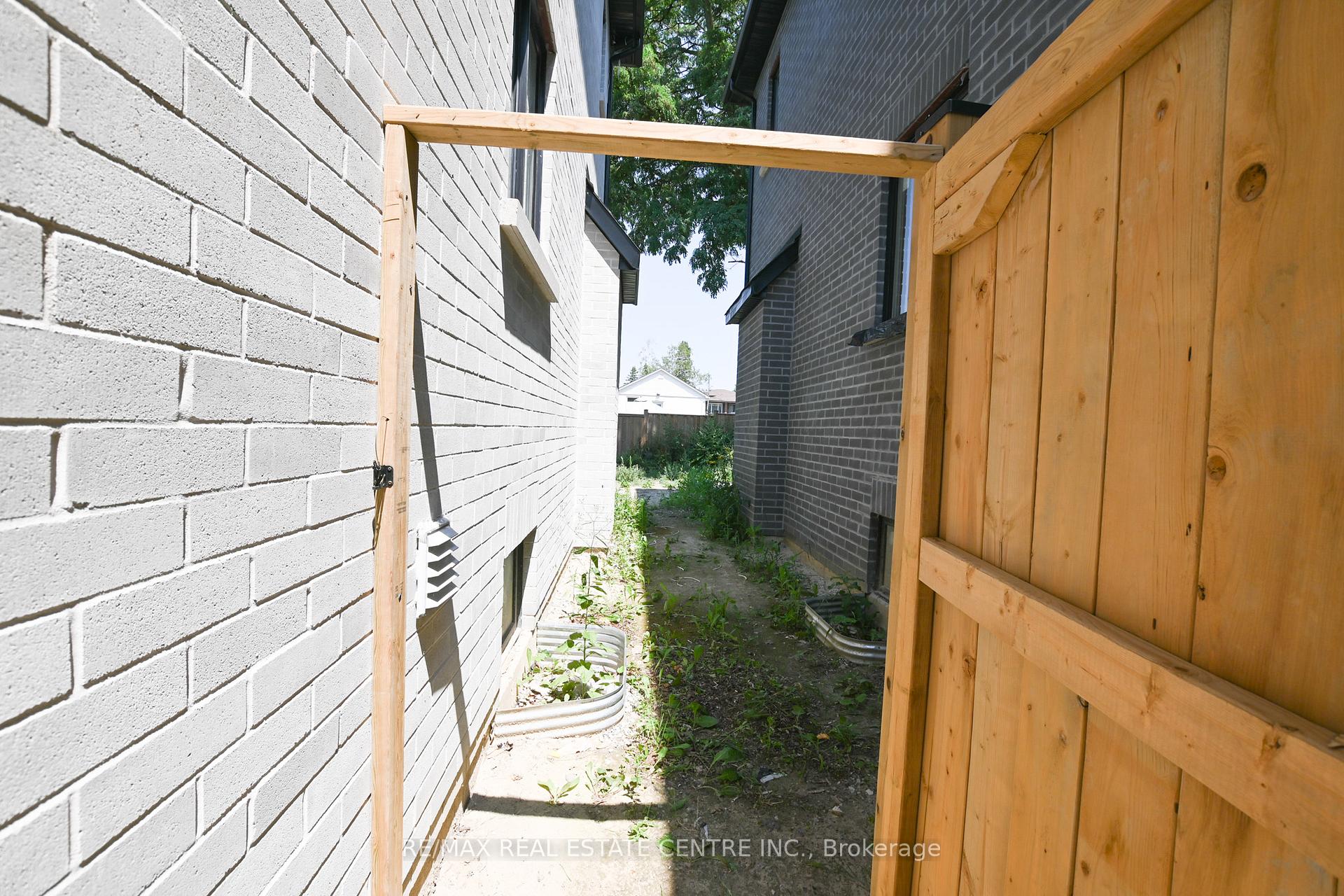 Photo 36 of 26 Rainbow Drive, Vaughan, West Woodbridge — HOMEH